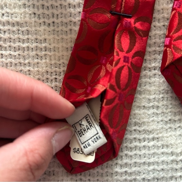NWT IKE Behar 100% Silk Tie Red Made in the U.S.A. Special Occasion Business - Picture 4 of 5
